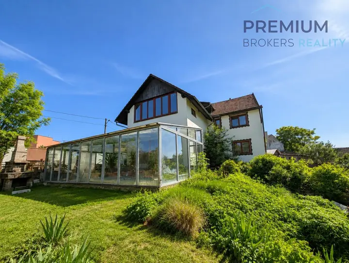 Prodej vícegeneračního domu 440 m², Měrunice